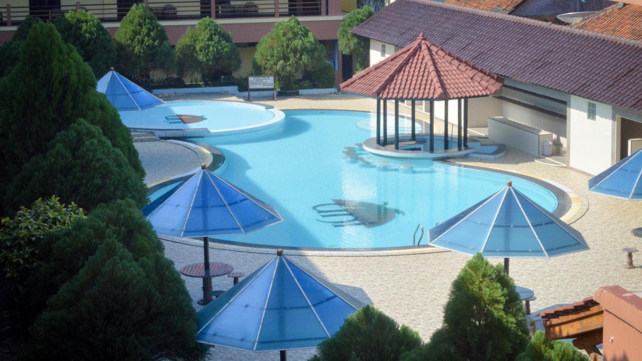 Uni Beach Hotel Pangandaran Dış mekan fotoğraf