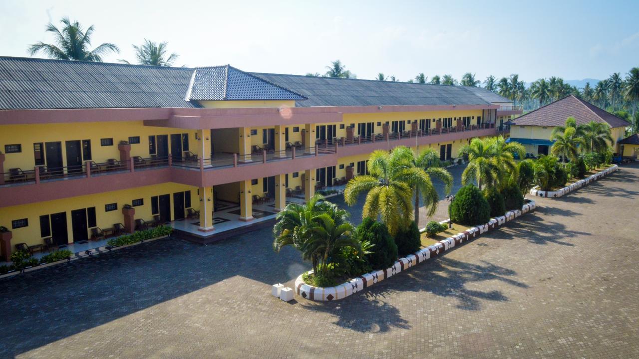 Uni Beach Hotel Pangandaran Dış mekan fotoğraf