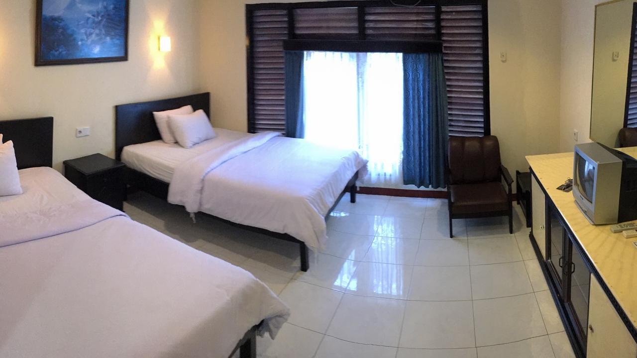 Uni Beach Hotel Pangandaran Dış mekan fotoğraf